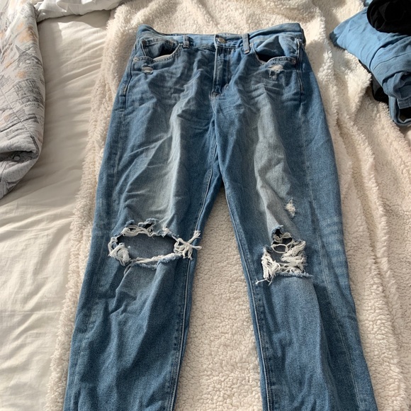 American Eagle boyfriend jeans - Picture 2 of 3